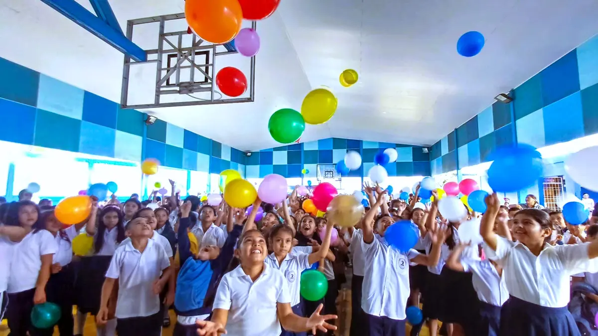 Estudiantes reciben segundo semestre educativo con actividades recreativas