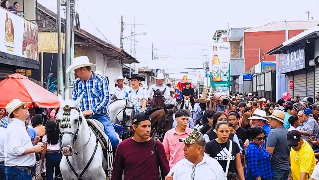 Caraceños disfrutan de la hípica en honor a Santiago Apóstol
