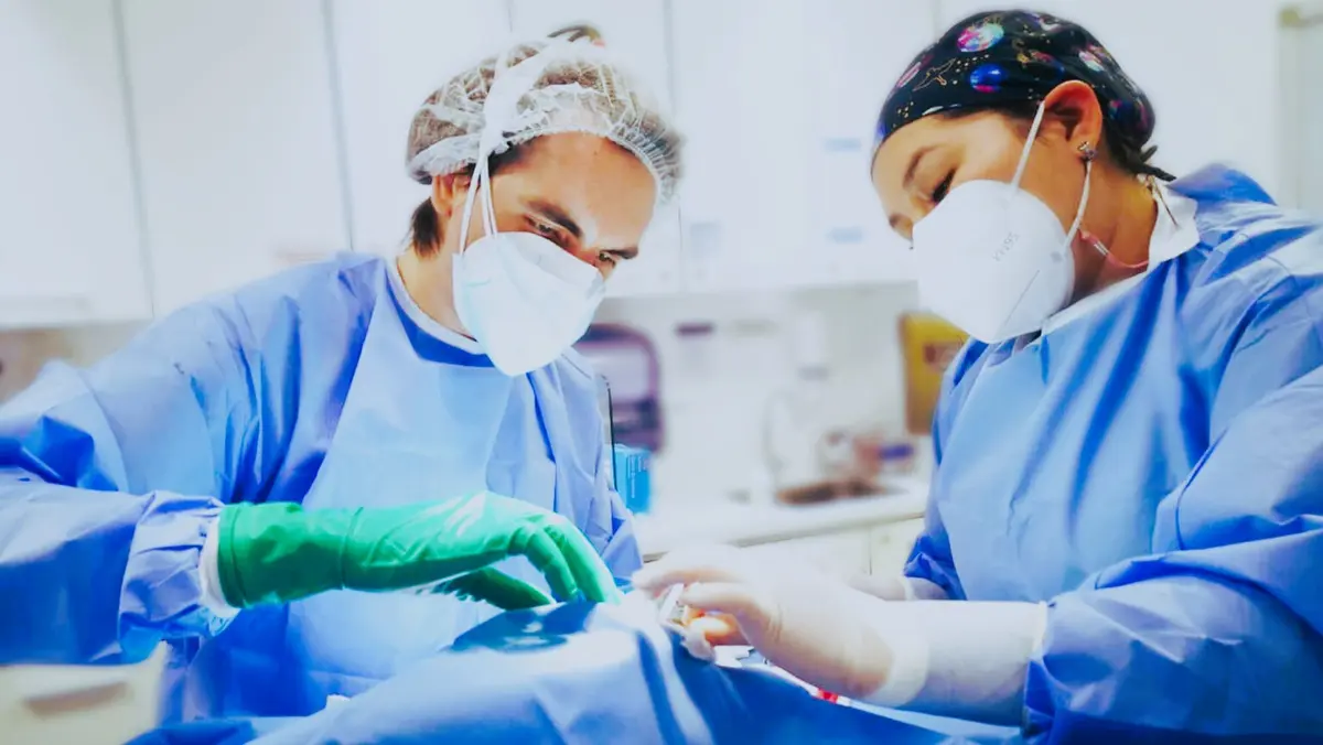 Cirugía plástica y prevención del cáncer en Hospital Militar