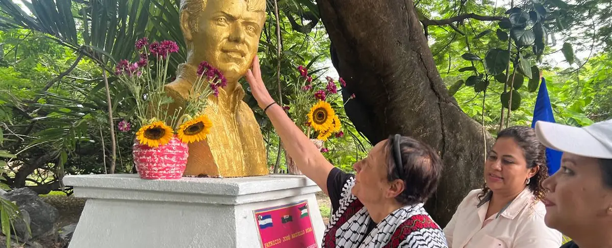 Heroína palestina rinde homenaje a héroe nacional en puerto Momotombo