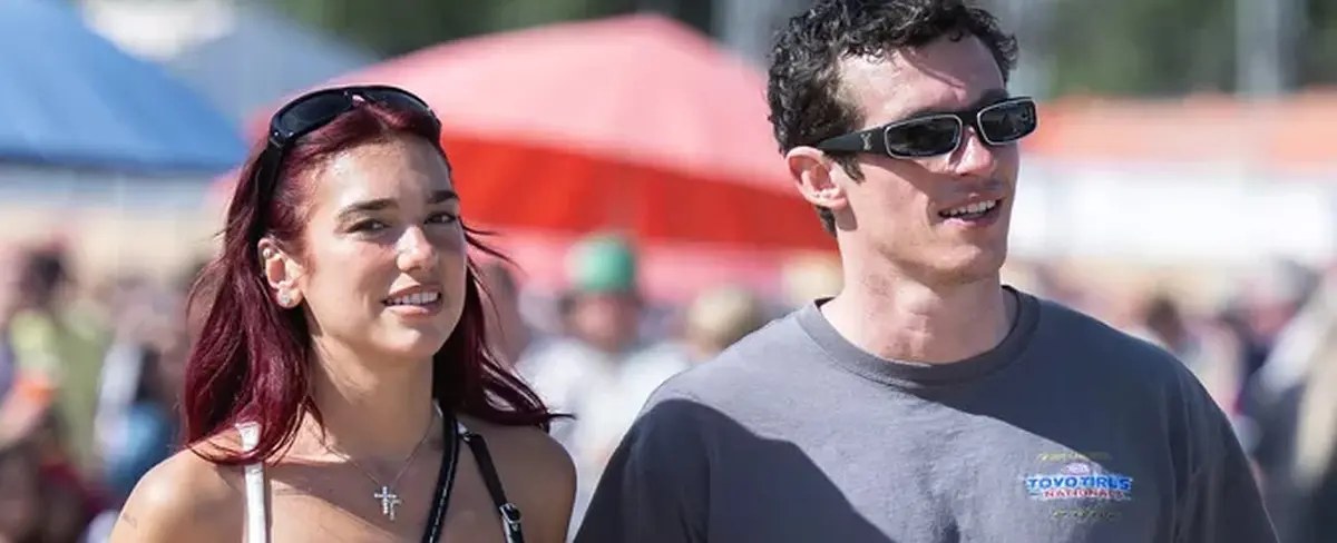 ¡Viva el amor! Dua Lipa y Callum Turner hicieron oficial su relación en Instagram