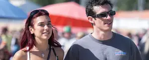 ¡Viva el amor! Dua Lipa y Callum Turner hicieron oficial su relación en Instagram