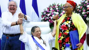 Diputada Gladys Báez recibe condecoración por su papel en la Gesta Heroica de Pancasán