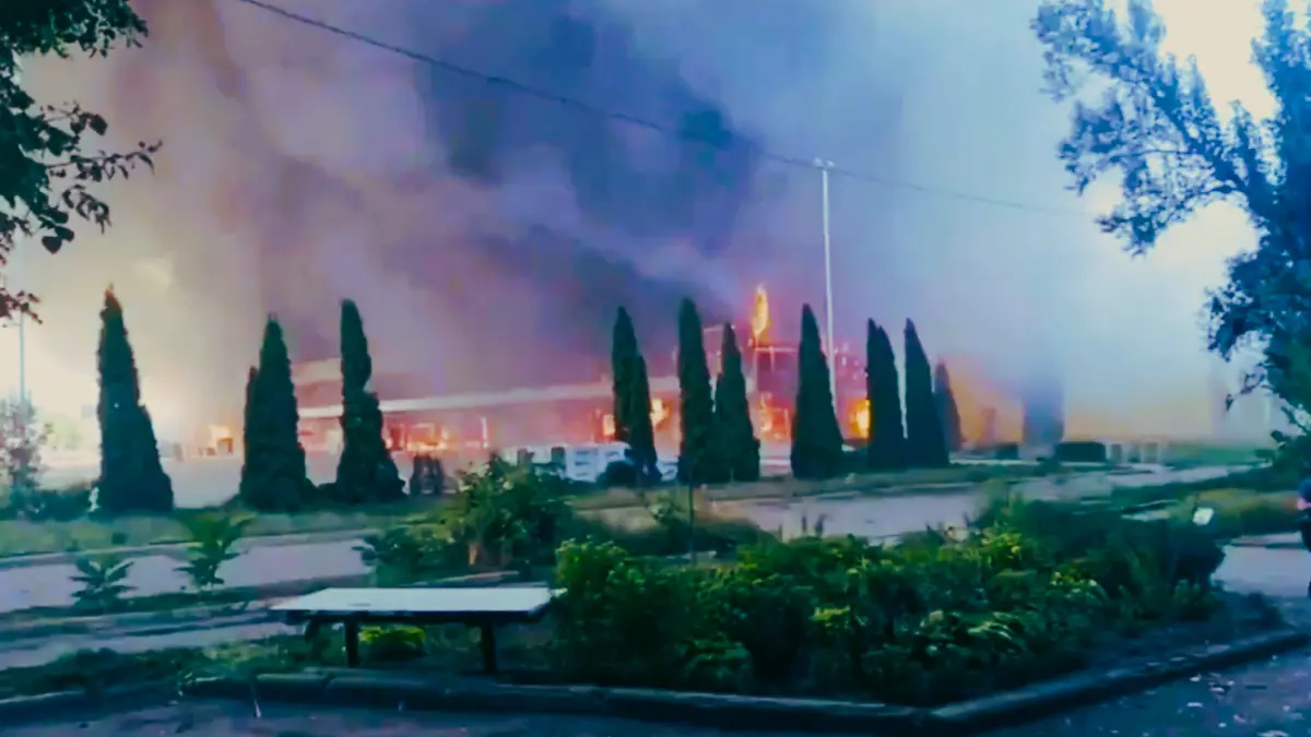 Ucrania bombardea centro comercial en Donetsk, ciudad controlada por Rusia