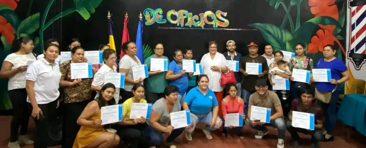 Certifican a protagonistas en la escuela de oficios de Jinotepe