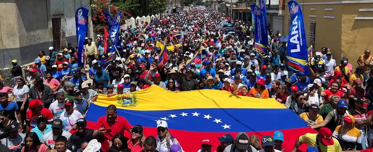 Pueblo venezolano sale masivamente a  defender triunfo de Nicolás Maduro