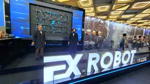 27 robots humanoides se exhiben en la Conferencia Mundial de Robots 2024