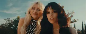 Sabrina Carpenter estrena video musical con Jenna Ortega