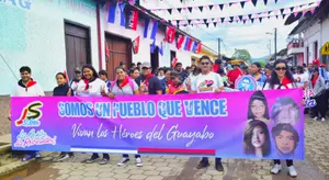 Emotiva caminata patriótica honra a Arlen Siu en El Guayabo
