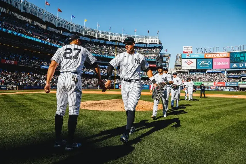 Yankees mantienen liderazgo en la Liga Americana de Béisbol