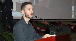 Norton denuncia neocolonialismo en la política exterior de EE.UU