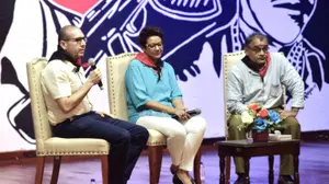 Unan León realiza conversatorio 