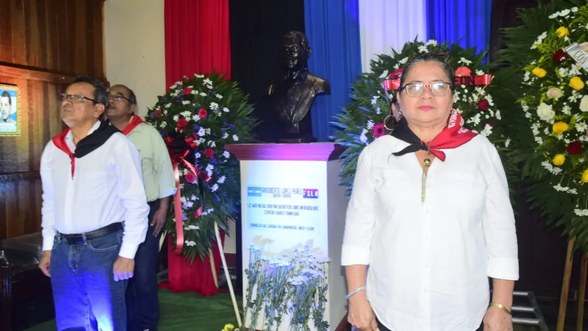 Leoneses honran la memoria del Héroe Nacional Rigoberto López Pérez