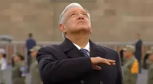 AMLO rinde homenaje a víctimas de los sismos en México