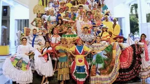 Reinas Nicaragua enaltecen el día del Huipil con una pasarela llena de color y cultura