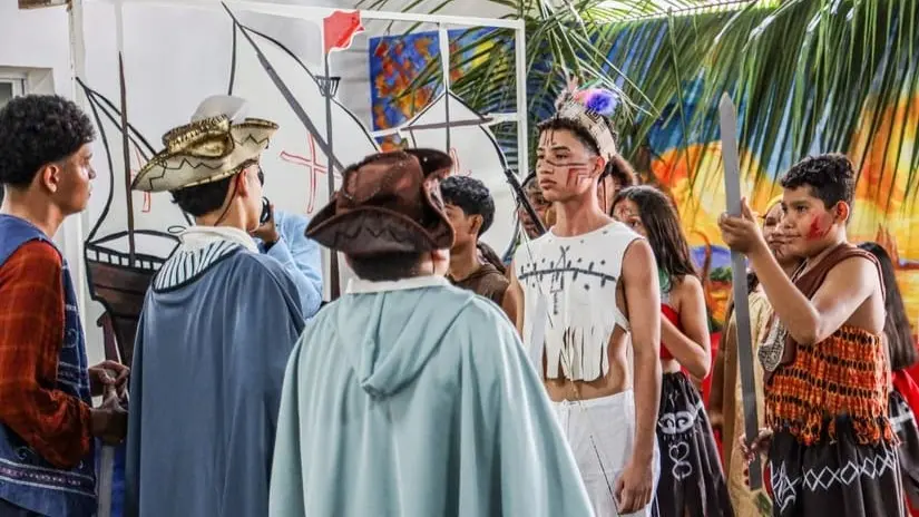 Artistas jóvenes celebran la Resistencia Indígena, Negra y Popular