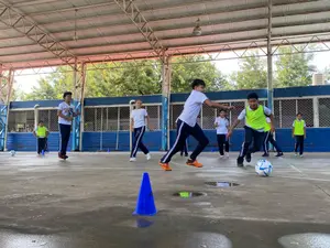 Mined y Fenifut impulsan el deporte en educación primaria