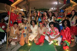Bilwi celebra desfile de trajes autóctonos en el Festival de Folklore