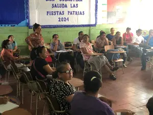 Docentes participan en encuentro para mejorar estrategias educativas