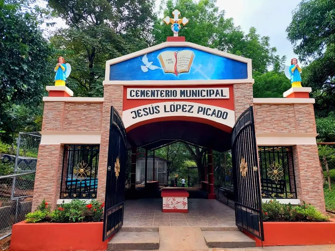 Santo Tomás del Norte inaugura mejoras en su cementerio municipal