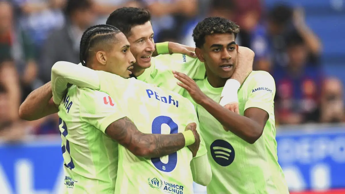 FC Barcelona golea al Alavés y se posiciona en la cima de la liga