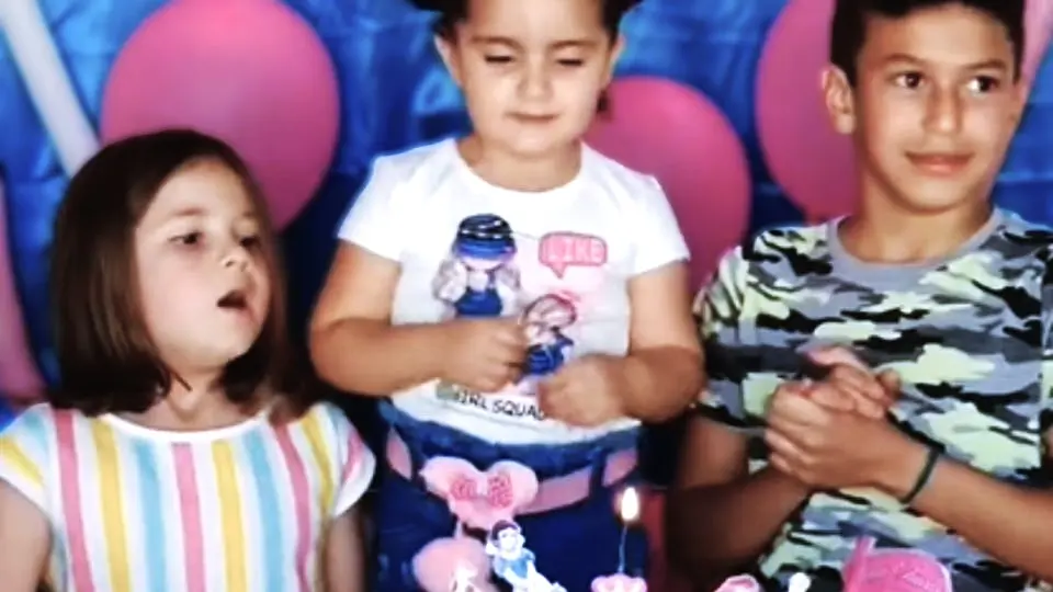 Así lucen las niñas que se volvieron virales por pelearse en su fiesta de cumpleaños