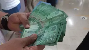 Trabajadores del Ministerio de Salud reciben adelanto de salarios
