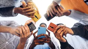 Australia propone ley que establece la edad mínima de 16 años para usar redes sociales