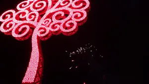 Ticuantepe iluminado con nuevo Árbol de la Vida que representa la luz de la esperanza