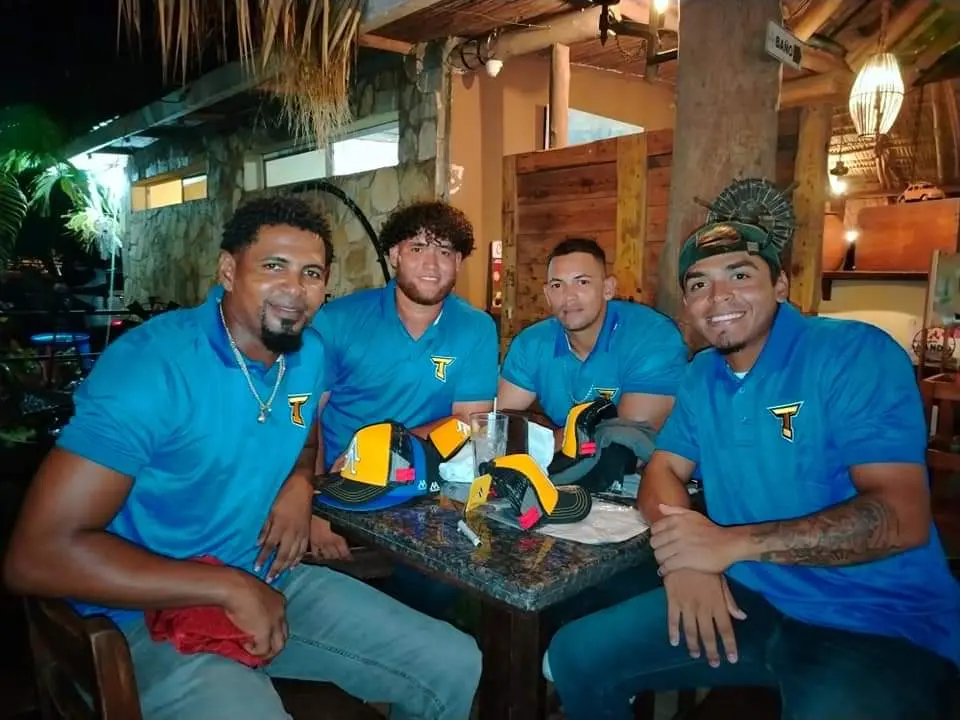 Tigres de Chinandega listos para la Liga Profesional con uniformes nuevos