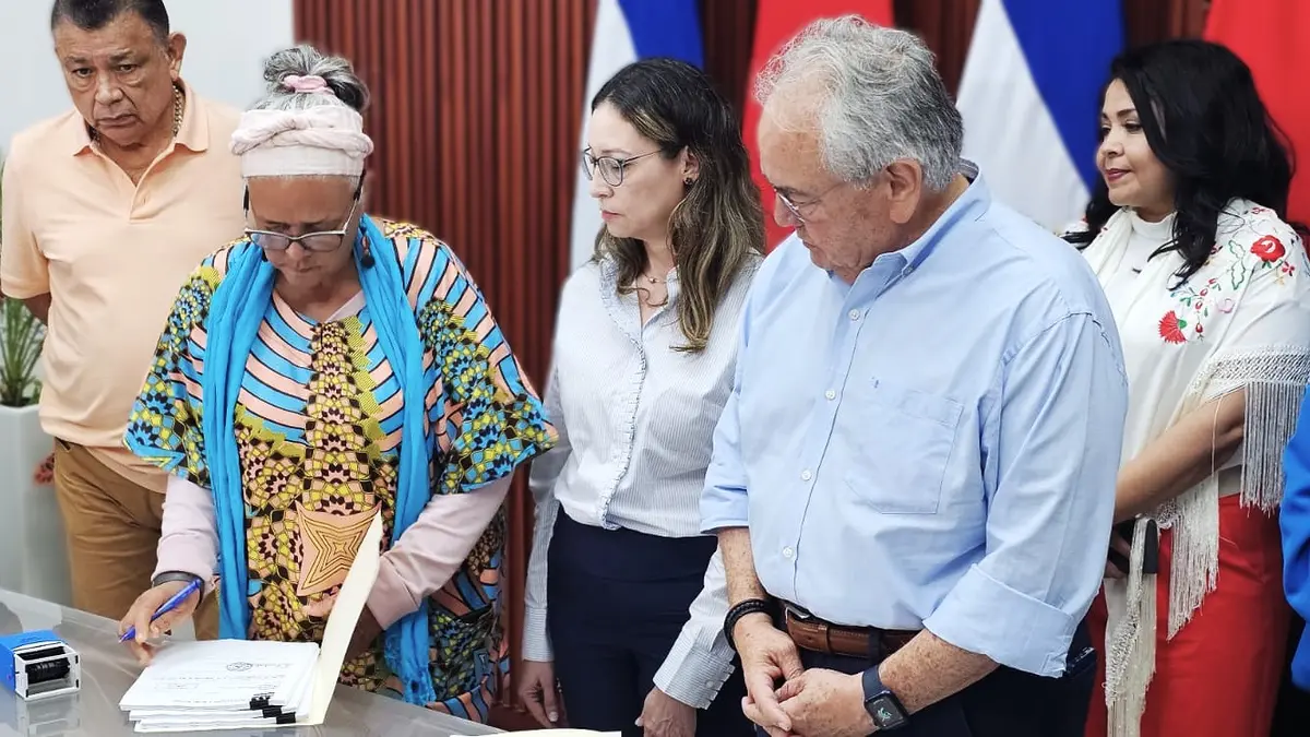 Iniciativa de reforma constitucional es presentada ante la Asamblea Nacional