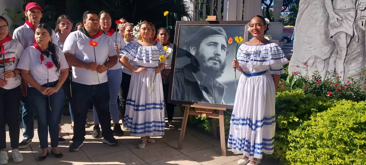 Juventud nicaragüense honra el legado del comandante Fidel Castro