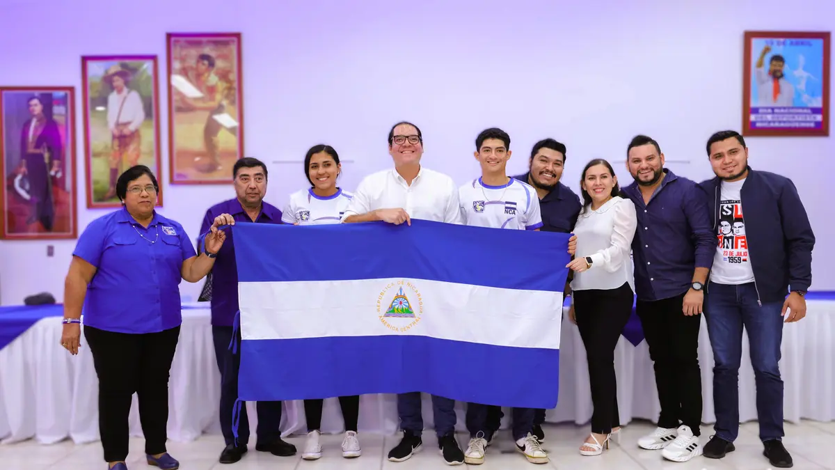 Selecciones de Voleibol Playa recibe la Bandera Nacional para el Campeonato Centroamericano