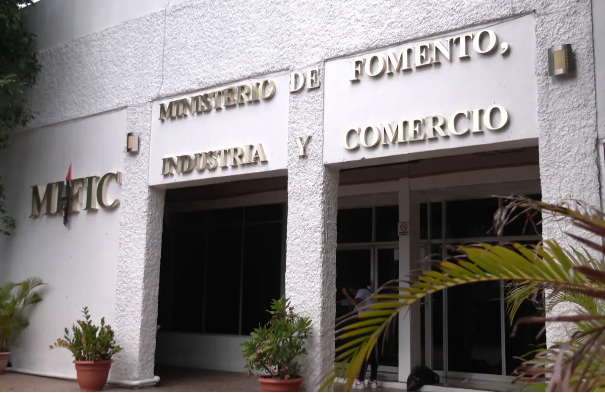 Mific avanza en comercio exterior y defensa al consumidor