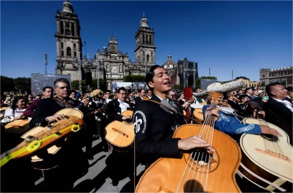 Ciudad de México rompe récord Guinness con más de mil mariachis