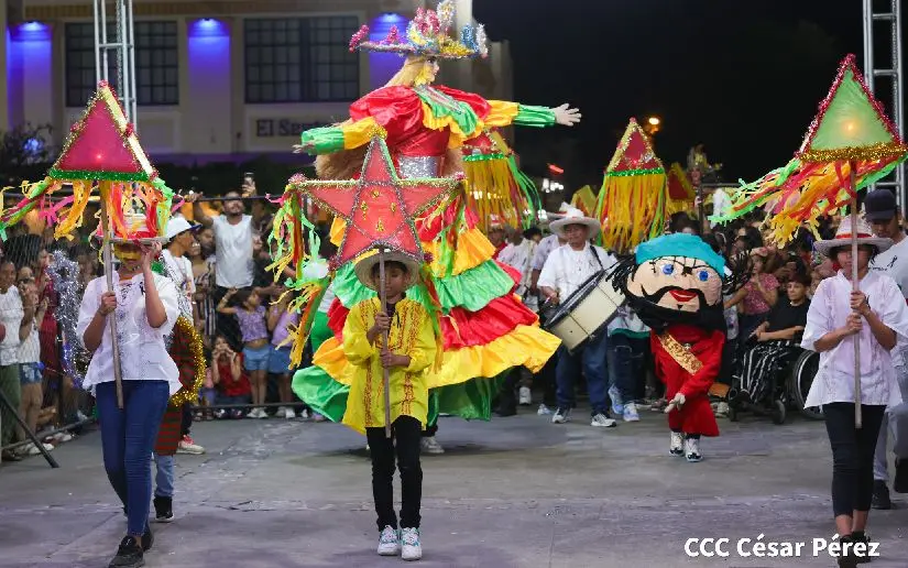 León celebra concurso de Gigantonas en honor a "El Guadalupano"