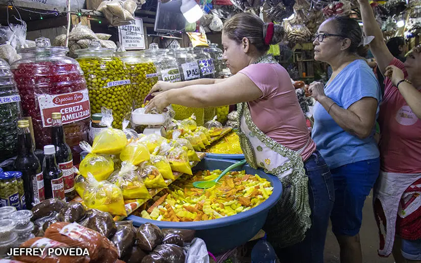Precios accesibles de ingredientes navideños en el Roberto Huembes