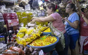 Precios accesibles de ingredientes navideños en el Roberto Huembes
