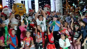 San Marcos inaugura ambiente navideño en Parque Central