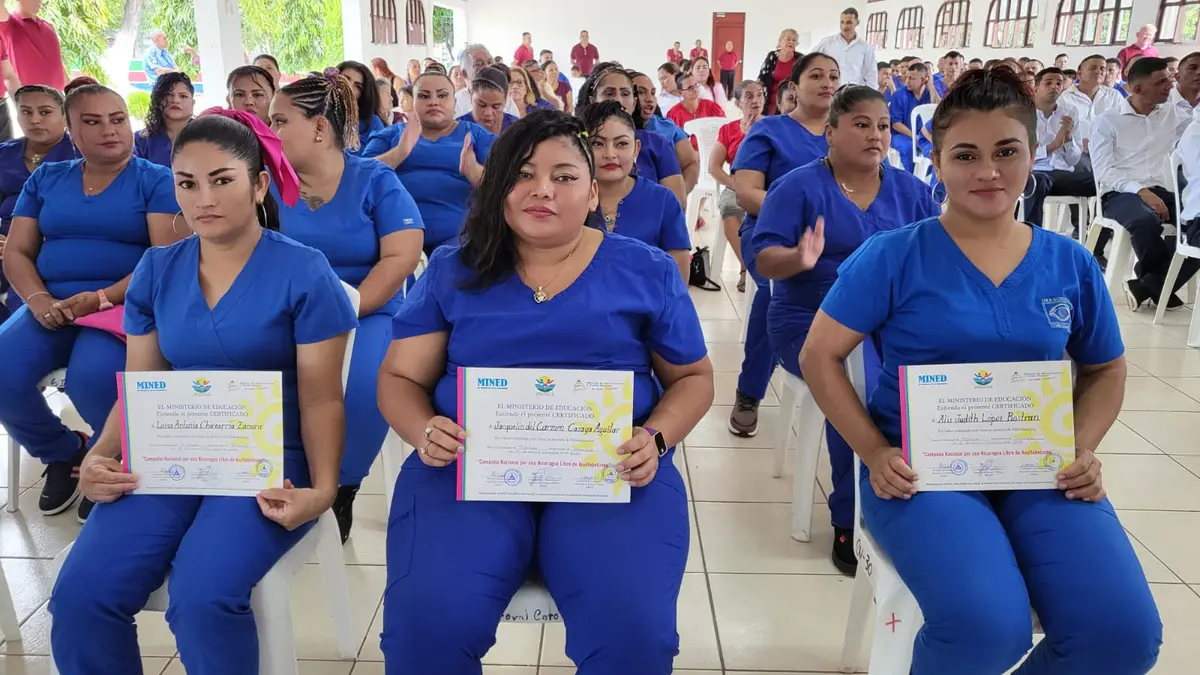 Más de 800 personas privadas de libertad culminan estudios