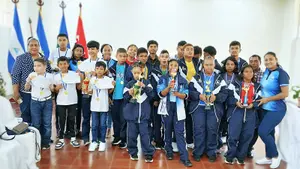 Reconocen a pequeños atletas de Bluefields por triunfos internacionales