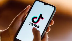 TikTok se detiene y miles de usuarios reaccionan en redes sociales