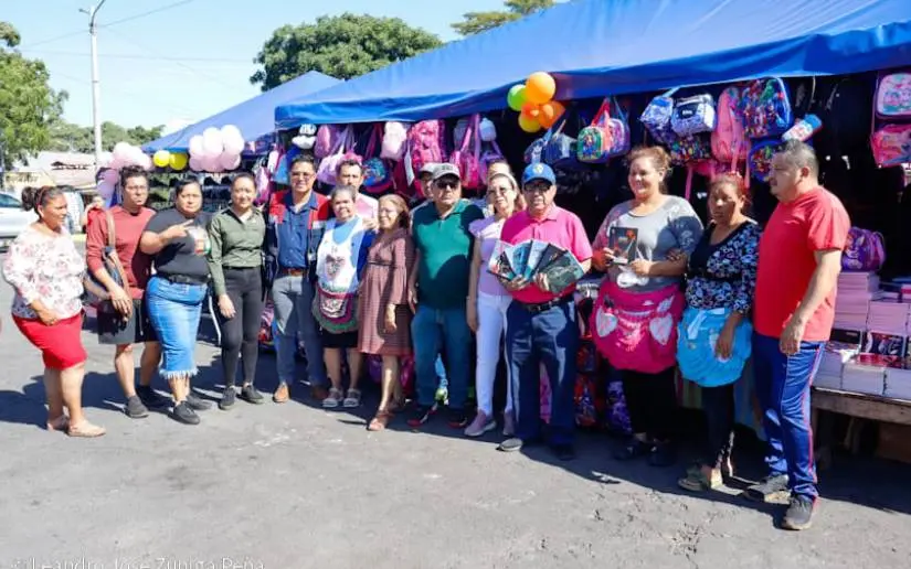 Comienza feria escolar 2025 en el mercado Roberto Huembes