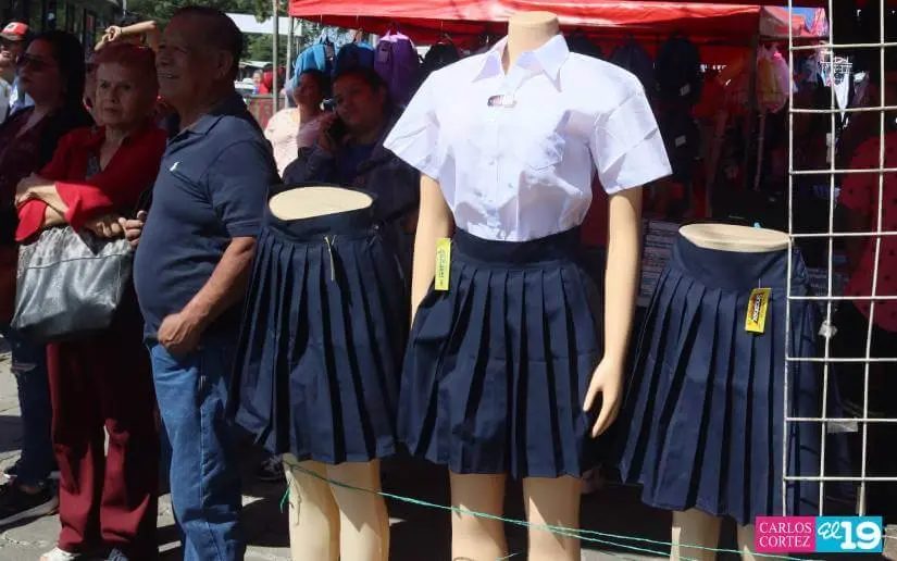 Feria escolar 2025 ofrece precios accesibles para el regreso a clases