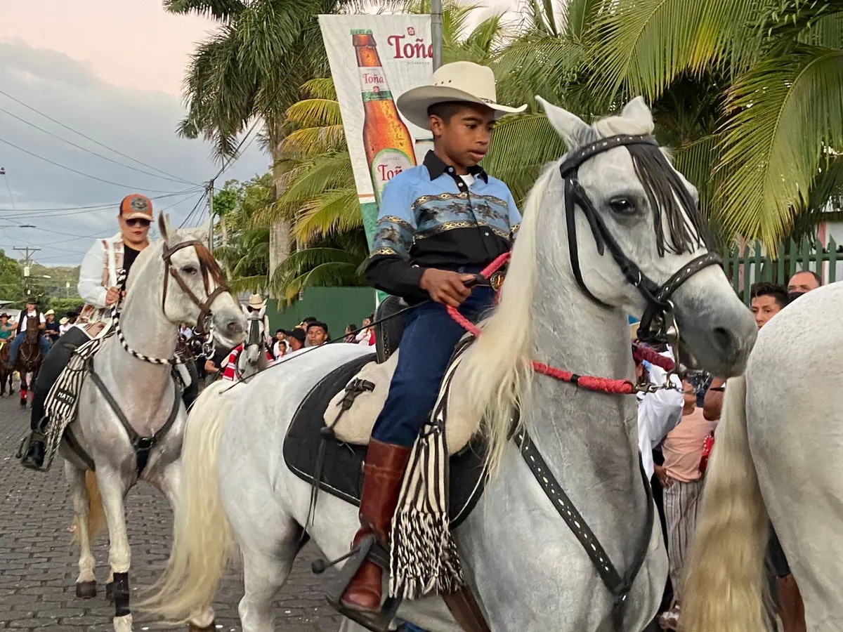 Tradicional desfile hípico en El Rosario inaugura el 2025