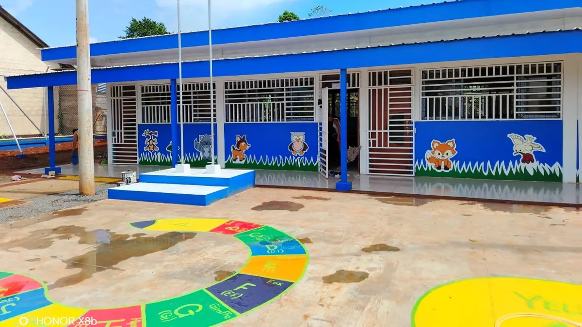 Nueva escuela en Big Lagoon: un sueño hecho realidad para Kukra Hill