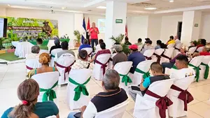 Productores nicaragüenses conocen innovaciones en cultivo de frijol