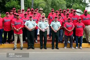 Dantos reciben nuevos uniformes para el Pomares 2025