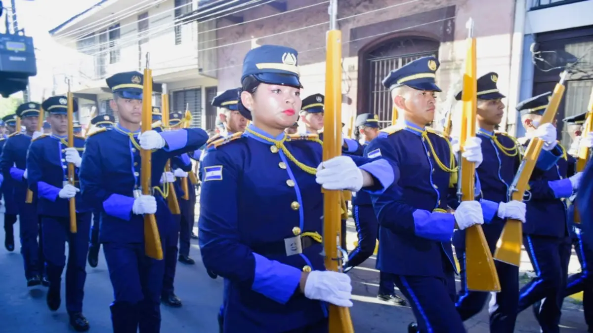 Desfile Dariano 2025 llena de arte y cultura las calles de León