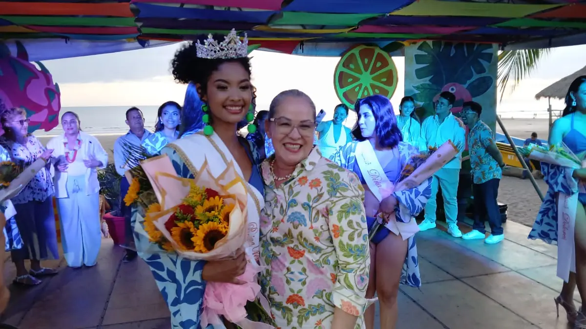 Lisaliet Campos es coronada Reina Verano Carazo 2025